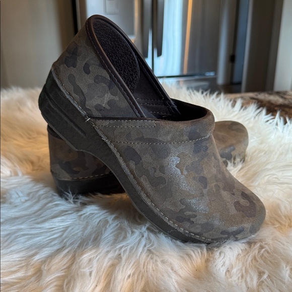 Dansko Camouflage Clogs - Picture 2 of 6